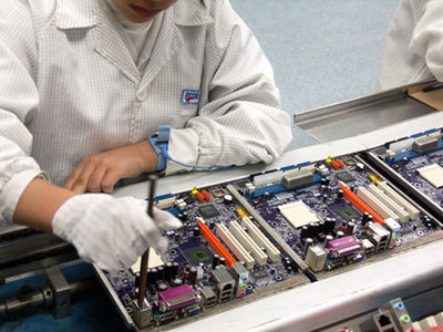 主板如何煉成？深圳最大通信設(shè)備制造工廠探秘
